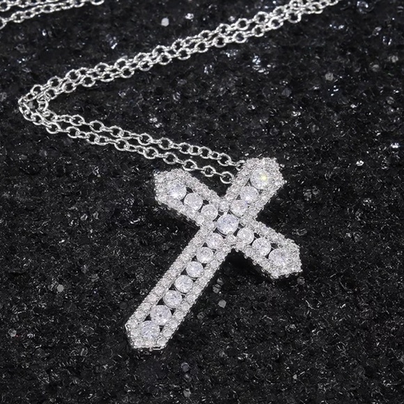 Sterling silver cross necklace - Picture 3 of 6